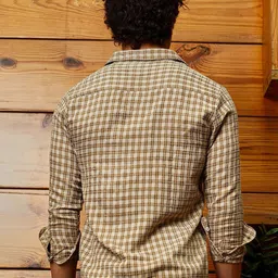 Campus Sutra Men Comfort Opaque Checked Casual Shirt image 5