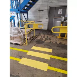 RS PRO Self-Adhesive General Hazard Hazard & Warning Floor Sticker Model No 2267863 image 2