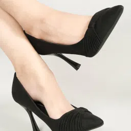 Flat n Heels Women Black Pumps-picture-16