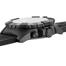 Luminox Men Round Analogue Watch XS.3581.SIS image 4