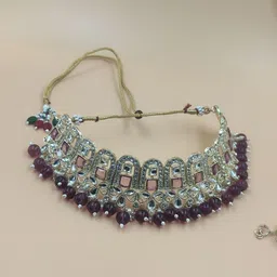 Women Click Gold-Plated Stone Studded & Beaded Jewellery Set image 3