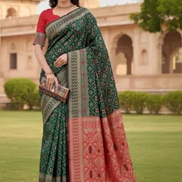 Moda Rapido Ethnic Motifs Zari Silk Blend Handloom Kanjeevaram Saree-picture-26