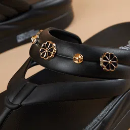 Ginger by Lifestyle Self Design One Toe Flats image 3