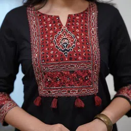 MARIONETTEFASHION Ethnic Motifs Printed Pure Cotton Kurta With Trousers & Dupatta image 4