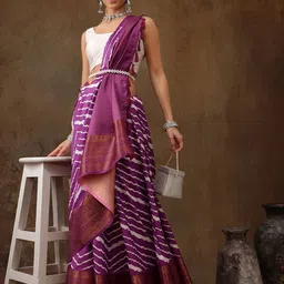 DIVASTRI Zari Silk Blend Banarasi Saree-picture-10