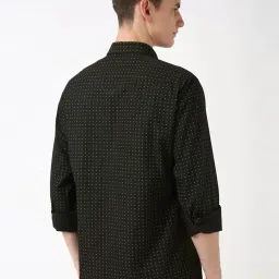 Peter England Green Cotton Slim Fit Printed Shirt image 2