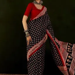 Saree Mall Black Printed Sarees With Unstitched Blouse-image-95