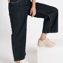 SHOWOFF Women Blue Cotton Comfort Straight Fit Mid-Rise Acid Wash Jeans-picture-11