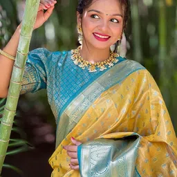 ELITE WEAVES Ethnic Motifs Silk Blend Kanjeevaram Saree image 4