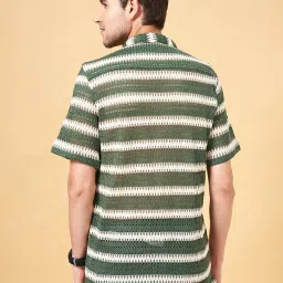 People By Pantaloons Green Cotton Regular Fit Self Pattern Shirt image 2