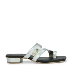 Clog London Women's Silver Toe Ring Sandals image 2
