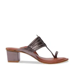 Eridani Women's Nargis Gun Metal Toe Ring Sandals image 2