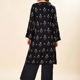 Rangmanch by Pantaloons Black Self Design Shrug image 2