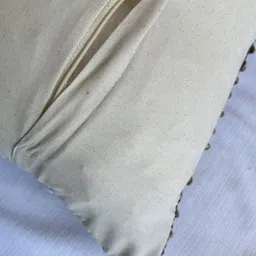 EXPORT HOUSE White & Brown 5 PiecesGeometric Square Cushion Covers image 3