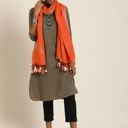 Taavi Solid Fringed Linen Dupatta image 2