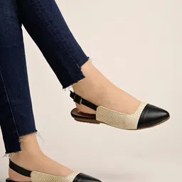 Shoetopia Colour Blocked Ballerinas With Buckle Closure - Black-picture-22