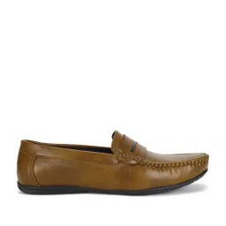 Paragon Men's Tan Casual Loafers image 2