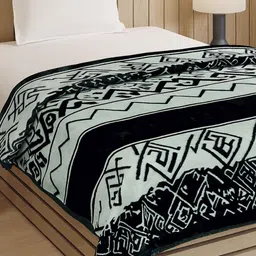 Monte Carlo Relations Pvc Green Geometric Printed Heavy Winter 144 GSM Double Bed Blanket-image-46