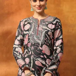 Nayam By Lakshita Women Floral Printed Kurta with Trousers image 3