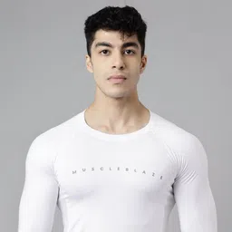 MuscleBlaze Men Pockets Compression T-shirt-picture-42
