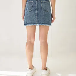 Globus Women Med Blue Mid Rise Distressed & Frayed Hem Mini Denim Skirt image 2