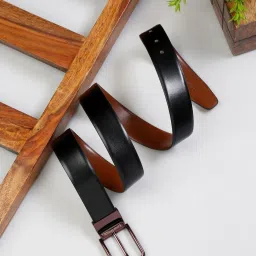 Louis Stitch Black Leather Reversible Belt for Men image 2