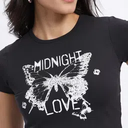 glitchez Back Tie-Up Printed Fitted Crop Top image 5