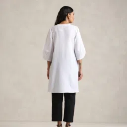 true browns TrueBrowns White Solid Round Neck Kurta image 2