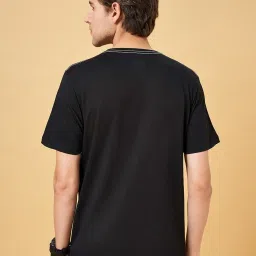 Sf Jeans By Pantaloons Black Slim Fit Printed T-Shirt image 2