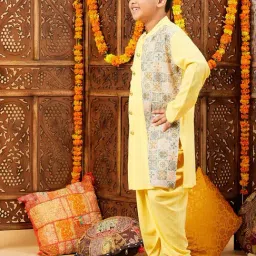 StyloBug Boys Yellow Printed Kurta Set image 3