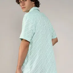 Campus Sutra Green Regular Fit Self Pattern Shirt image 2