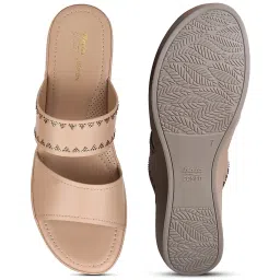 Bata Comfit Women's Tan Casual Sandals image 2