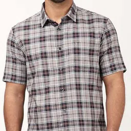 Indian Terrain Men Classic Slim Fit Tartan Checks Checked Casual Shirt image 4