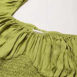 Zastraa Women Fluorescent Green Sweetheart Neck Smocked Fitted Crop Top image 2