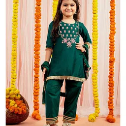 Vastramay Viscose Three Fourth Sleeves Floral Embroidered & Lace Embellished Kurta & Pant With Dupatta Set - Green-picture-13