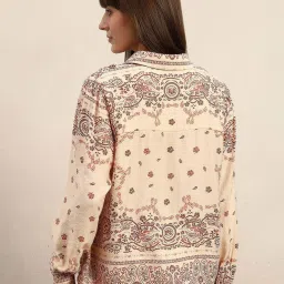 Vero Moda Beige Regular Fit Printed Shirt image 2