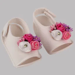 Daizy Flowers Design Sandal Style Booties - White image 3
