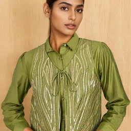 Dora Dori Embellished Chanderi Shirt With Trousers & Jacket image 4