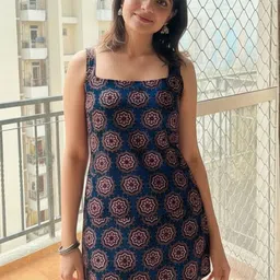 Aaghnya Women Blue Rayon Blend Printed Straight Short Kurta-picture-22