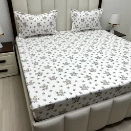 Pure Decor Royal Passion White Printed 250 TC Cotton Queen Bedsheet Set 2.28 m x 2.54 m-picture-2