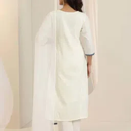 Libas Off White Embroidered Kurta and Pant with Dupatta image 2
