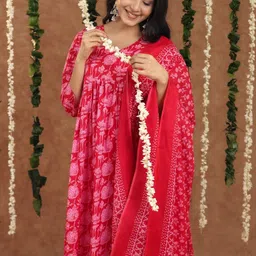 SRF JAIPUR Women Floral Printed Regular Pure Cotton Kurta with Trousers & With Dupatta image 3