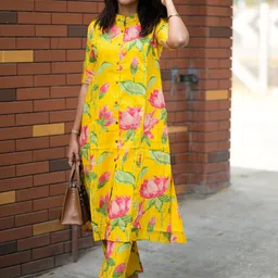 DIVASTRI Women Floral Printed Regular Kurta with Palazzos-picture-24