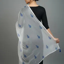 Sangria Floral Printed Organza Dupatta image 3