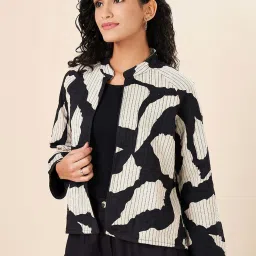 Akkriti by Pantaloons White & Black Printed Jacket image 3