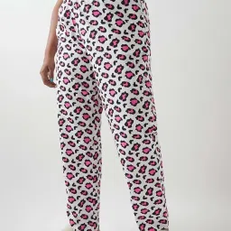 Bewakoof White Print Cotton Regular Fit Pyjamas image 3