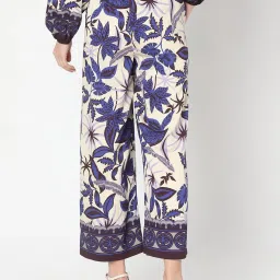 Vero Moda Purple & Beige Printed Relaxed Fit High Rise Pants image 3