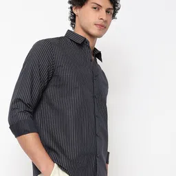 MARK & ALBERT India Slim Fit Pinstripes Wrinkle Free Cotton Casual Shirt image 3