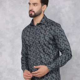Crimsoune Club Men Classic Slim Fit Opaque Printed Casual Shirt image 4