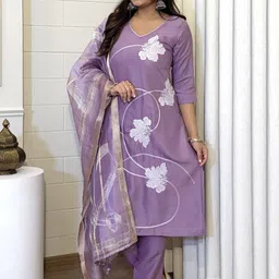 Hippon Kurti Floral Embroidered V-Neck Thread Work Straight Kurta With Trousers & Dupatta-picture-10